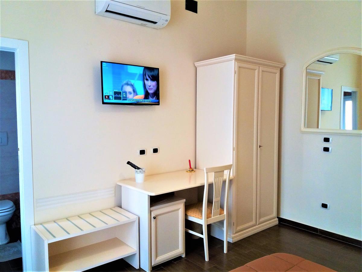 Domus Al Corso Con Servizio B&B Canosa di Puglia Dış mekan fotoğraf